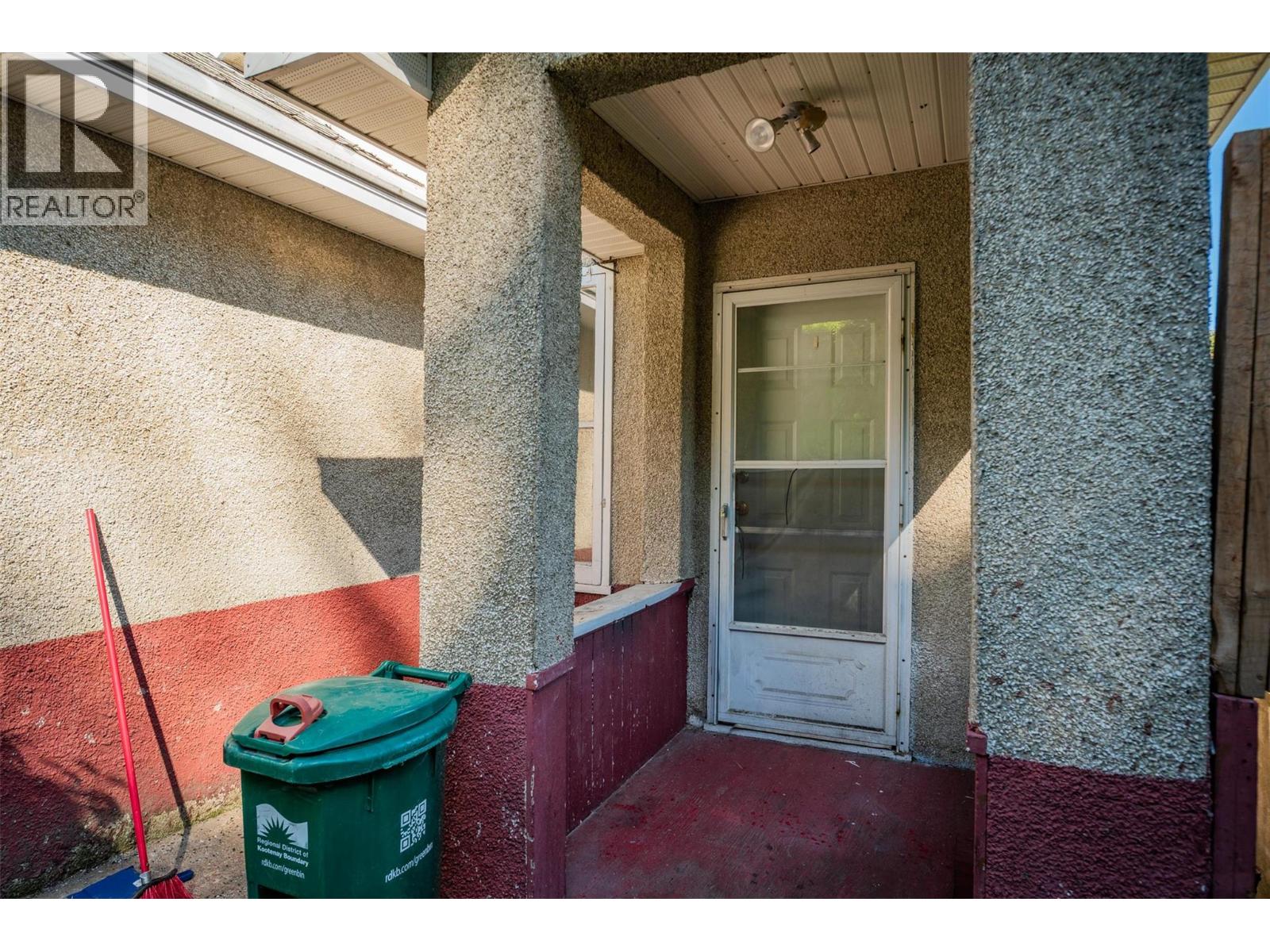 132 Reservoir Road, Trail, British Columbia  V1R 3R9 - Photo 34 - 10359022