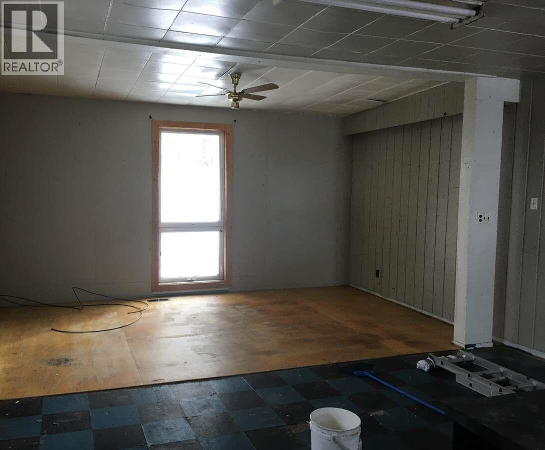 6904 Highway 6, Appledale, British Columbia  V0G 2J0 - Photo 11 - 10359261