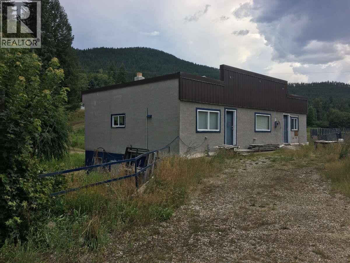 6904 Highway 6, Appledale, British Columbia  V0G 2J0 - Photo 2 - 10359261
