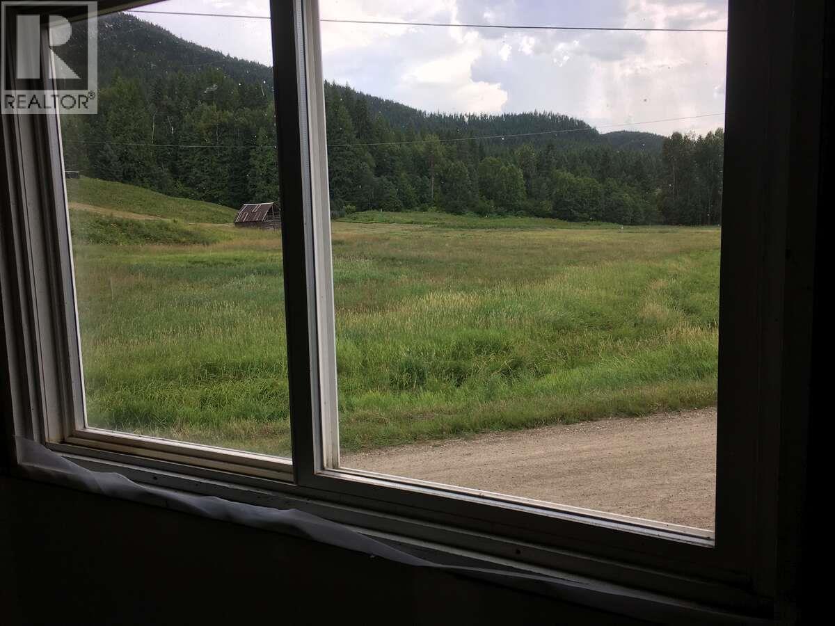 6904 Highway 6, Appledale, British Columbia  V0G 2J0 - Photo 7 - 10359261