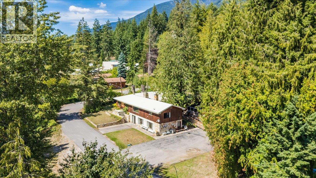 7691 Balfour Wharf Road, Balfour, British Columbia  V0G 1C0 - Photo 2 - 10359320