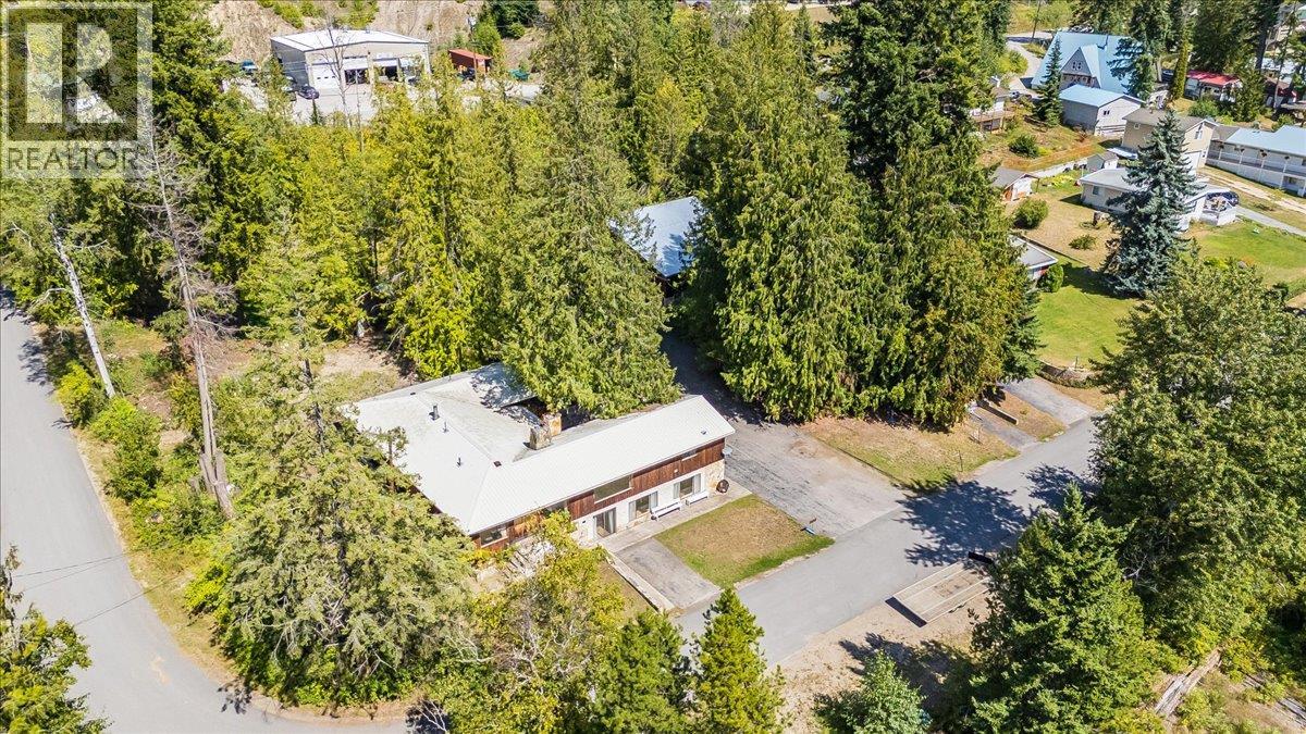7691 Balfour Wharf Road, Balfour, British Columbia  V0G 1C0 - Photo 5 - 10359320