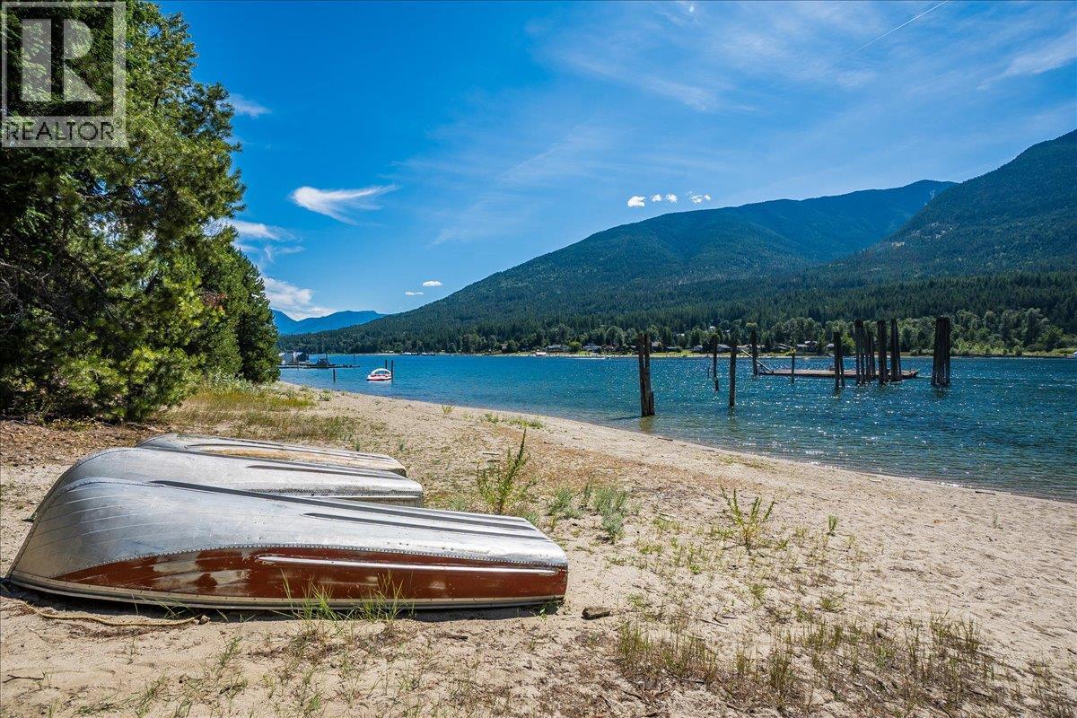 7691 Balfour Wharf Road, Balfour, British Columbia  V0G 1C0 - Photo 9 - 10359320