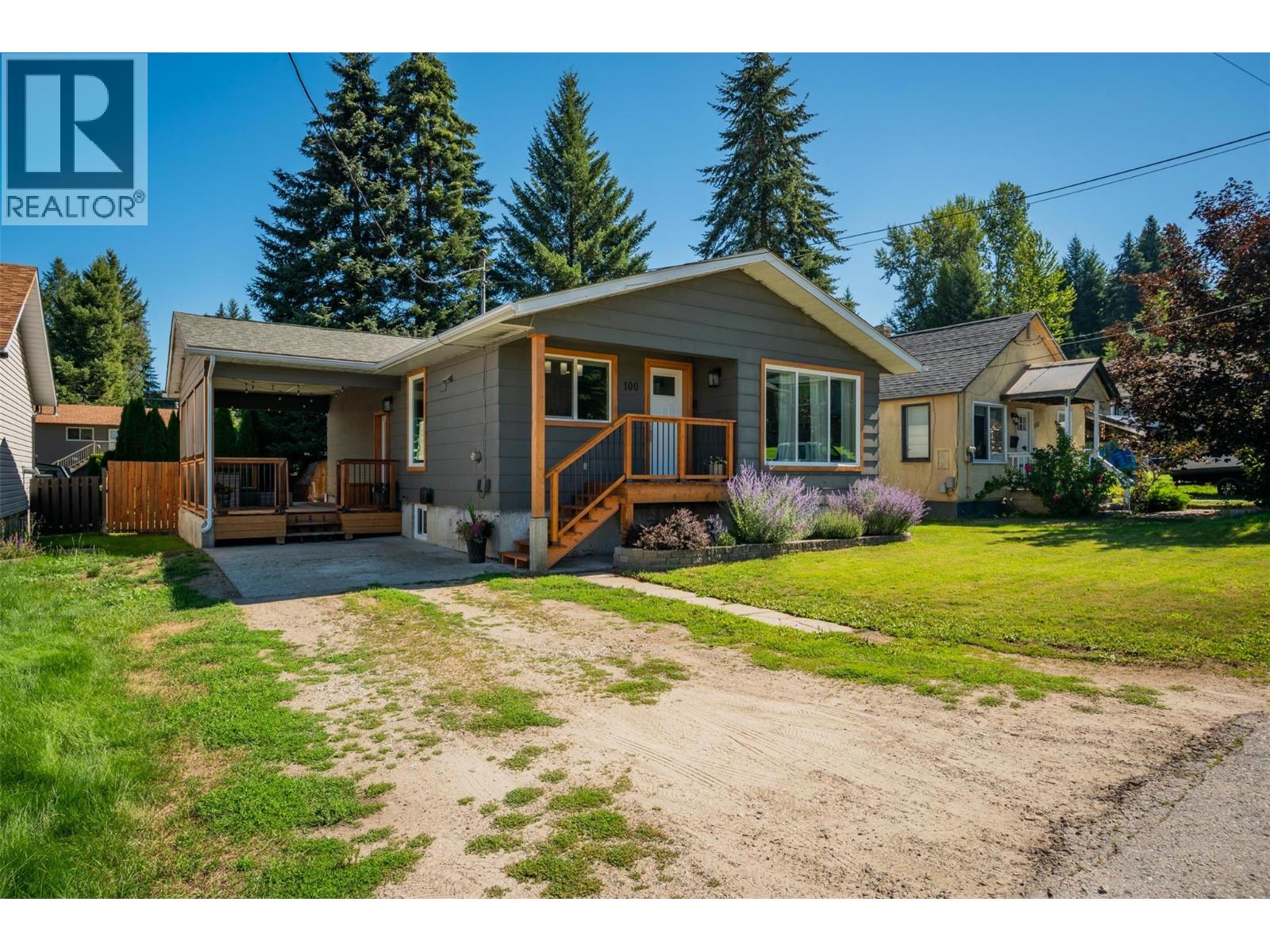 100 Birch Avenue, Fruitvale, British Columbia  V0G 1L0 - Photo 1 - 10359470