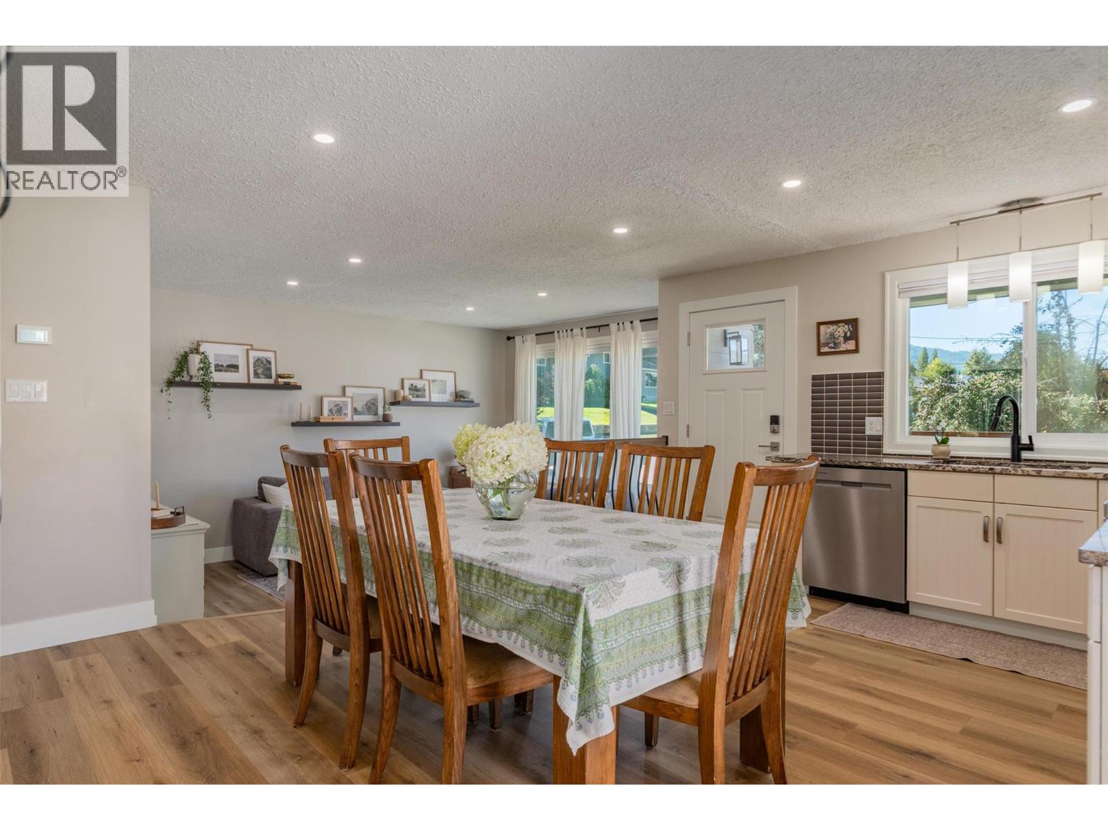 100 Birch Avenue, Fruitvale, British Columbia  V0G 1L0 - Photo 14 - 10359470