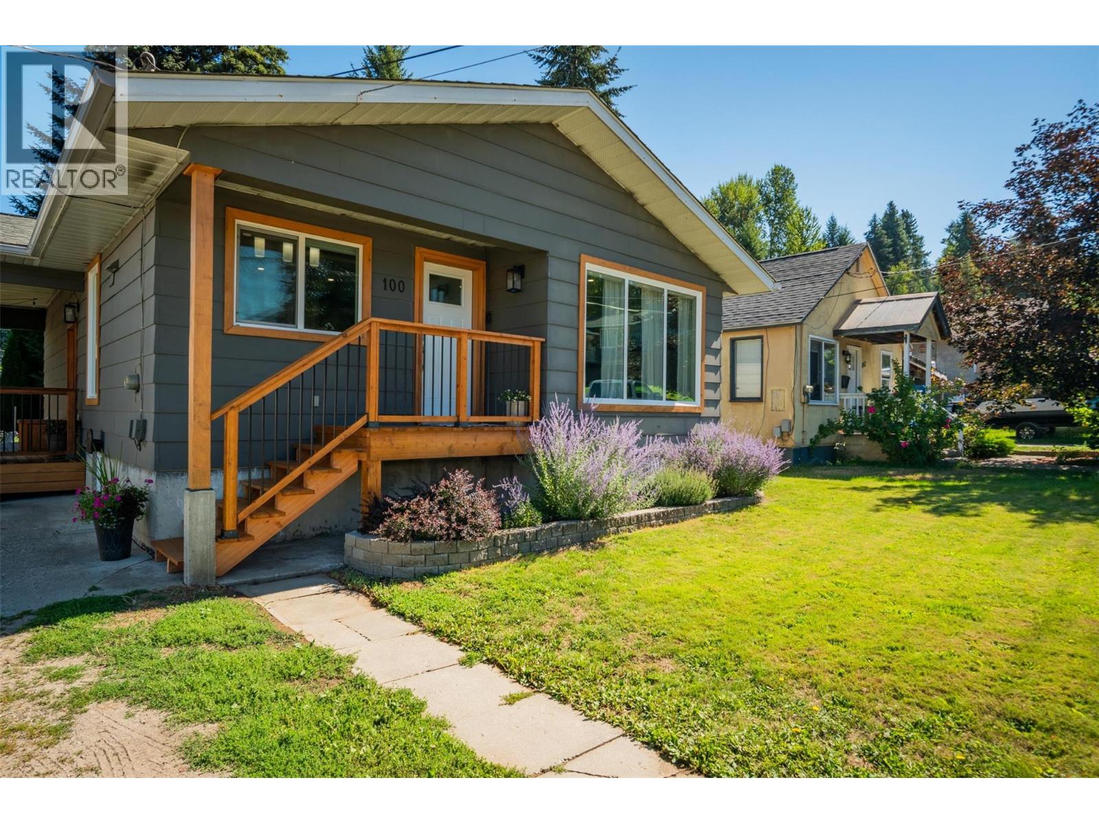 100 Birch Avenue, Fruitvale, British Columbia  V0G 1L0 - Photo 2 - 10359470