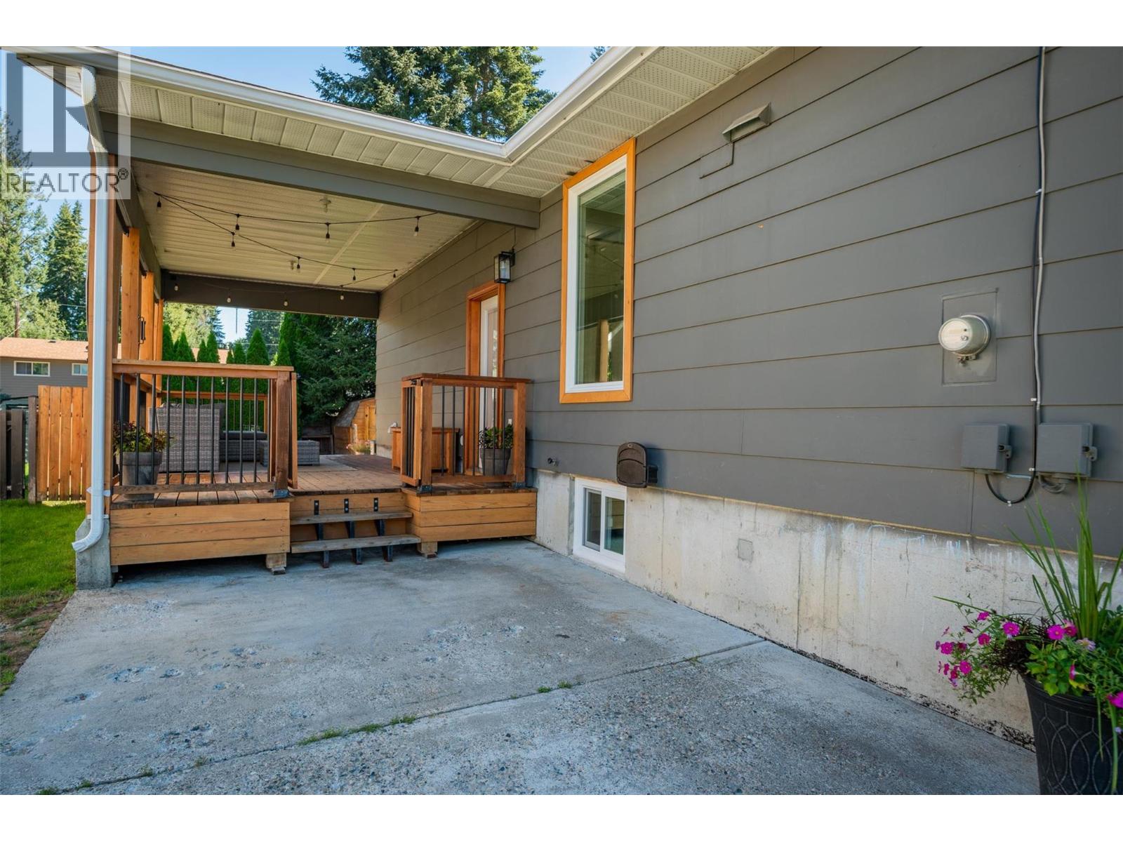 100 Birch Avenue, Fruitvale, British Columbia  V0G 1L0 - Photo 6 - 10359470