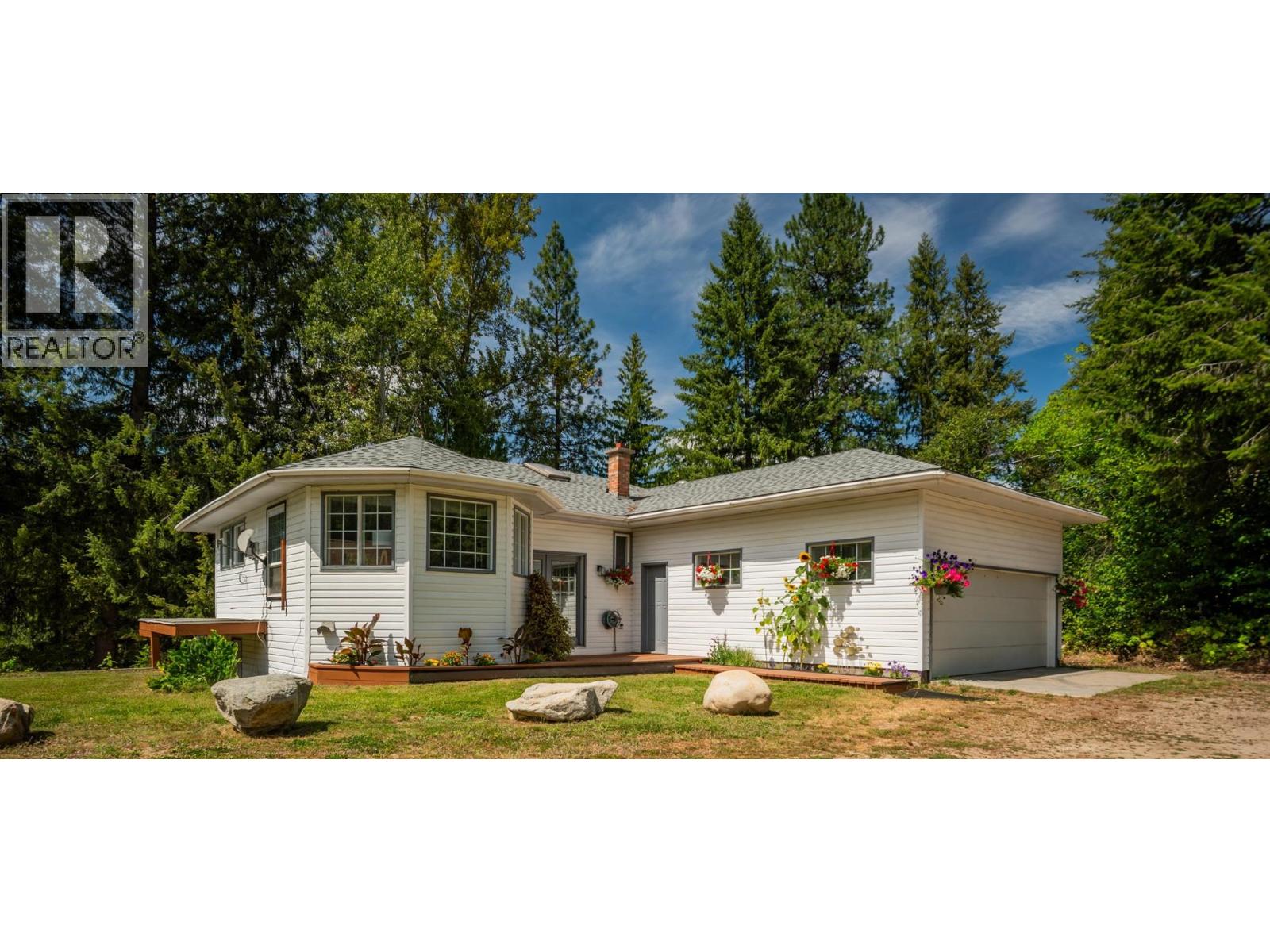 2697 Osachoff Road, South Slocan, British Columbia  V0G 2G0 - Photo 12 - 10359274