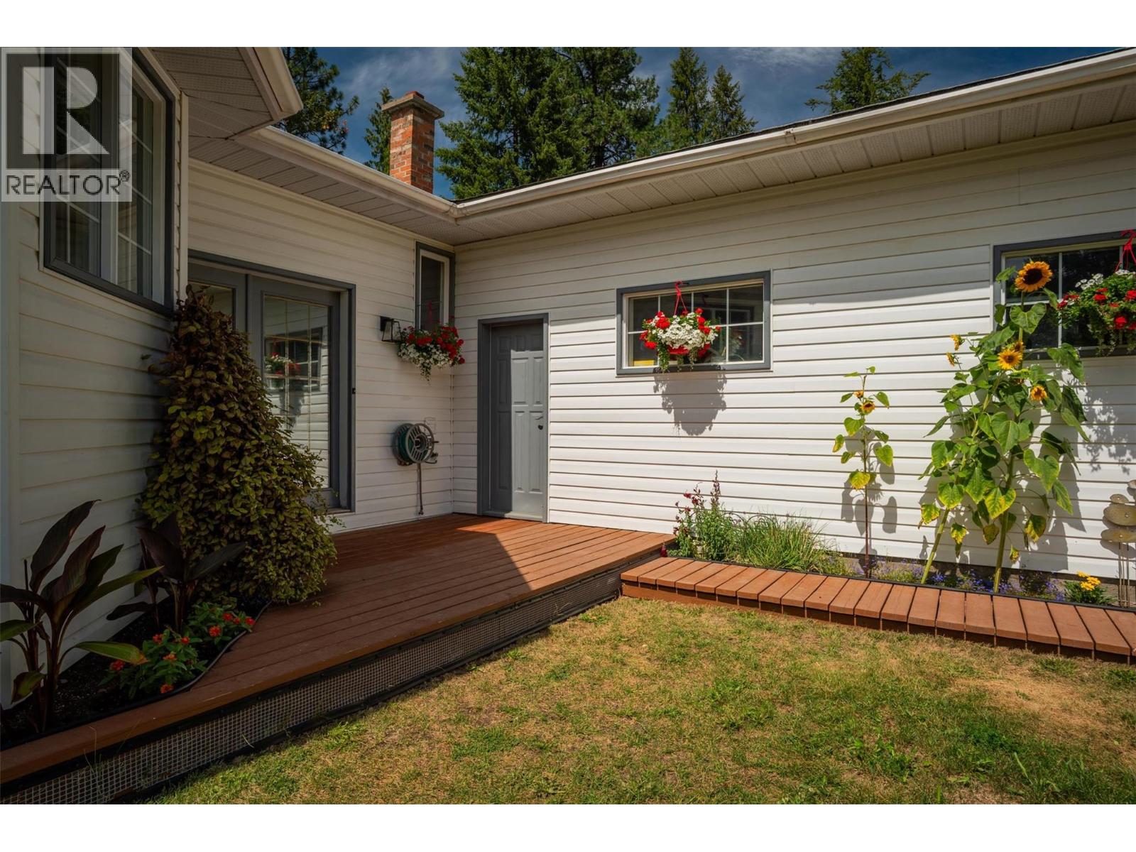 2697 Osachoff Road, South Slocan, British Columbia  V0G 2G0 - Photo 15 - 10359274