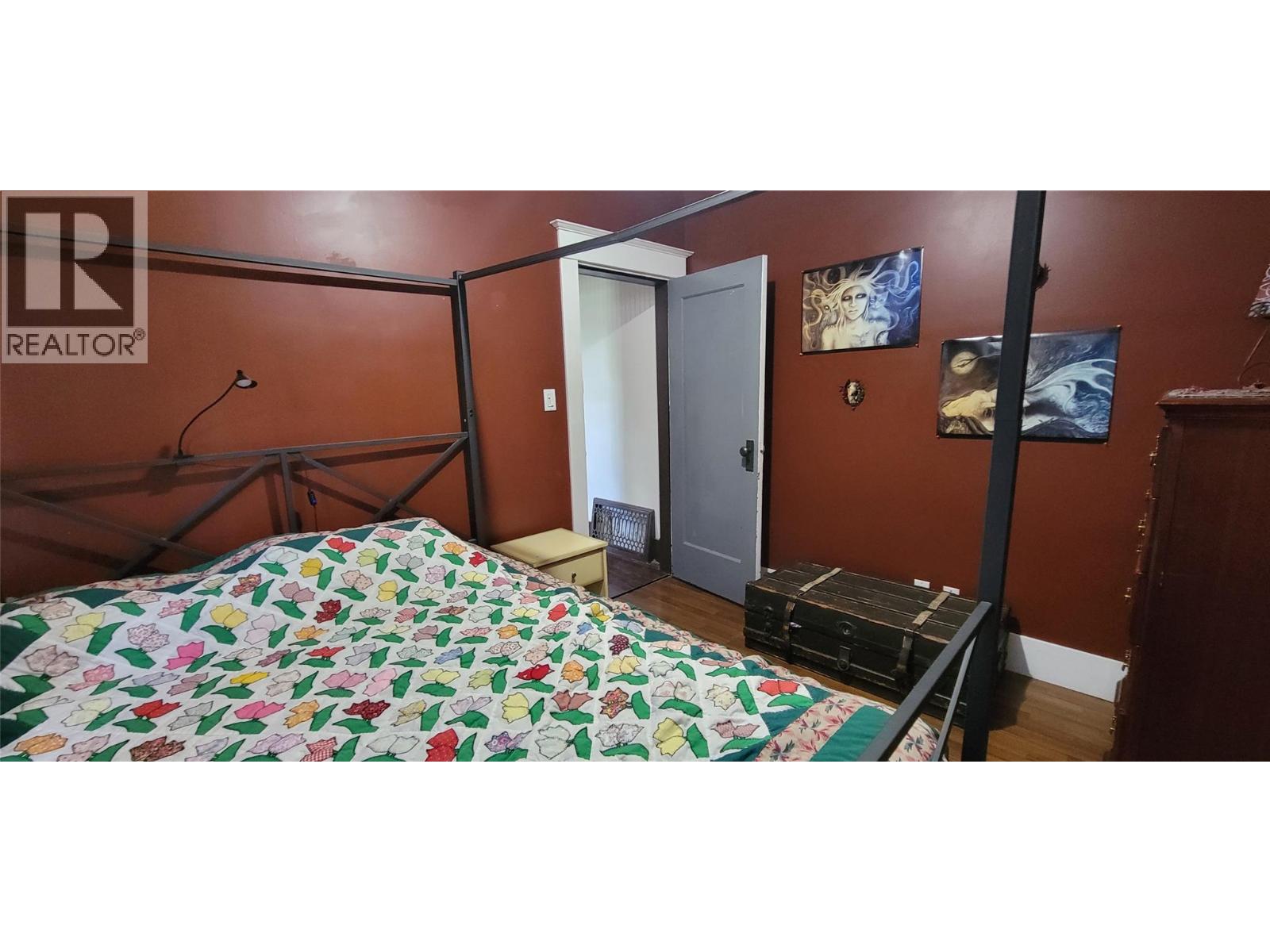 1553 Diamond Street, Trail, British Columbia  V1R 4H5 - Photo 9 - 10359696