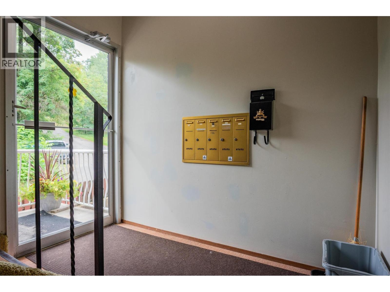 108 Colley Street, Warfield, British Columbia  V1R 2M2 - Photo 3 - 10359680
