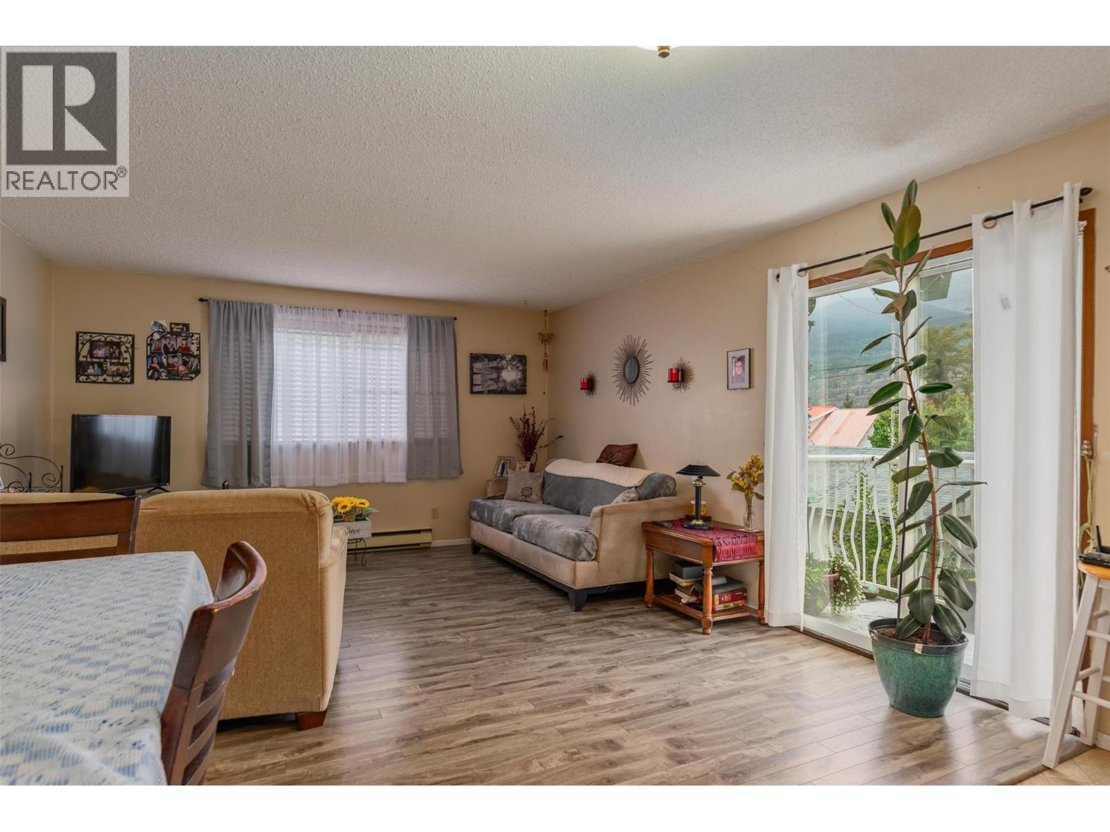 108 Colley Street, Warfield, British Columbia  V1R 2M2 - Photo 8 - 10359680