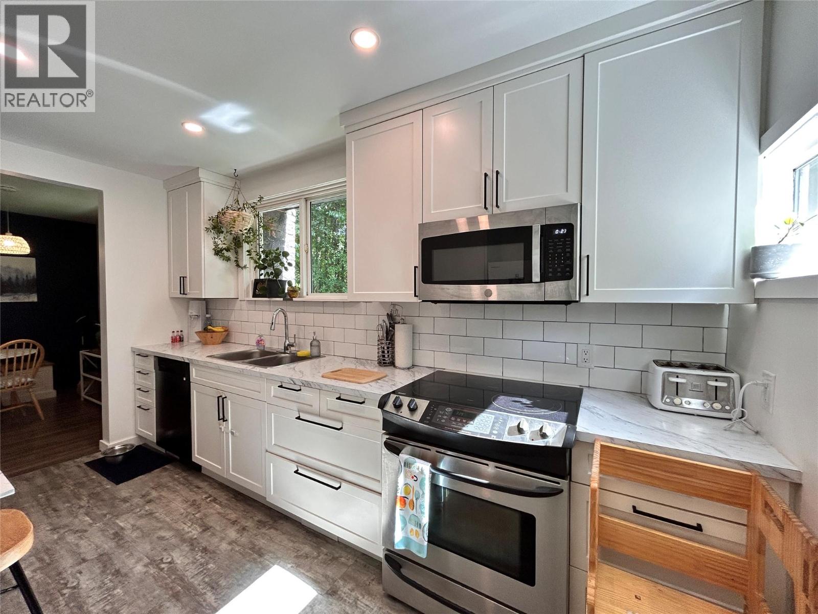 533 Turner Street, Warfield, British Columbia  V1R 2P6 - Photo 5 - 10359694