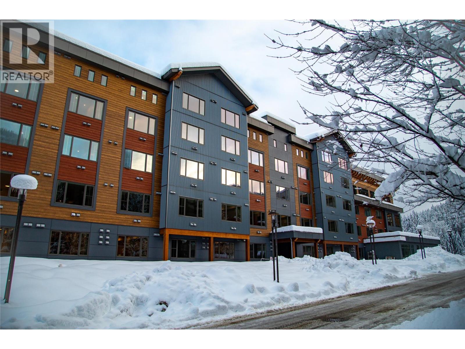 4280 Red Mountain Road Unit# 111, Rossland, British Columbia  V0G 1Y0 - Photo 1 - 10358354