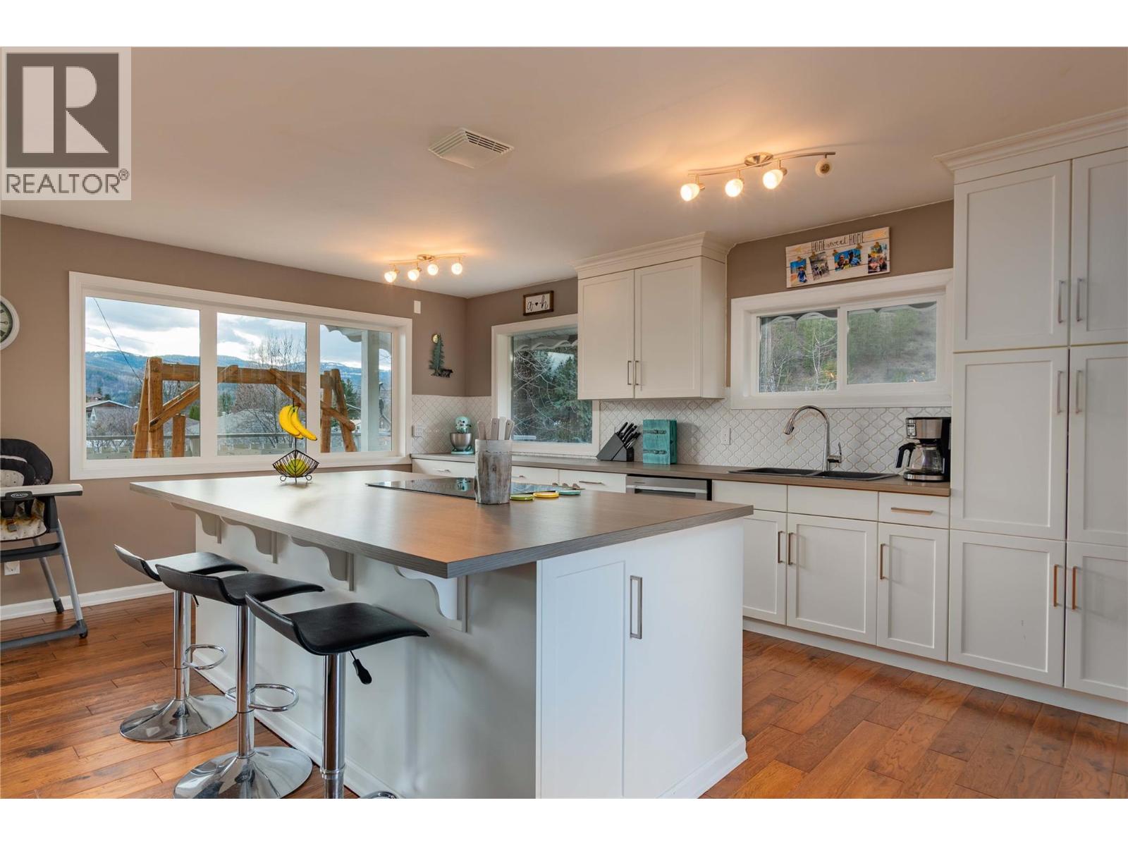 425 8th Avenue, Montrose, British Columbia  V0G 1P0 - Photo 18 - 10360052