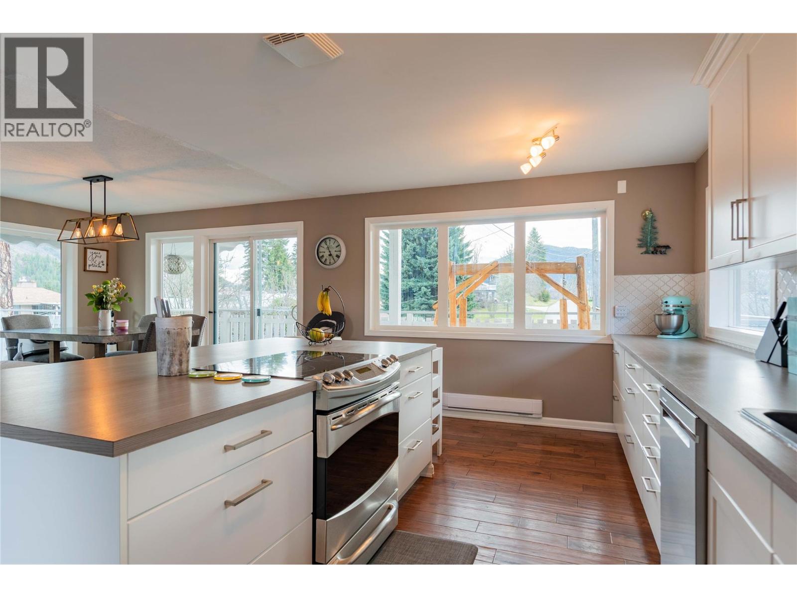 425 8th Avenue, Montrose, British Columbia  V0G 1P0 - Photo 21 - 10360052