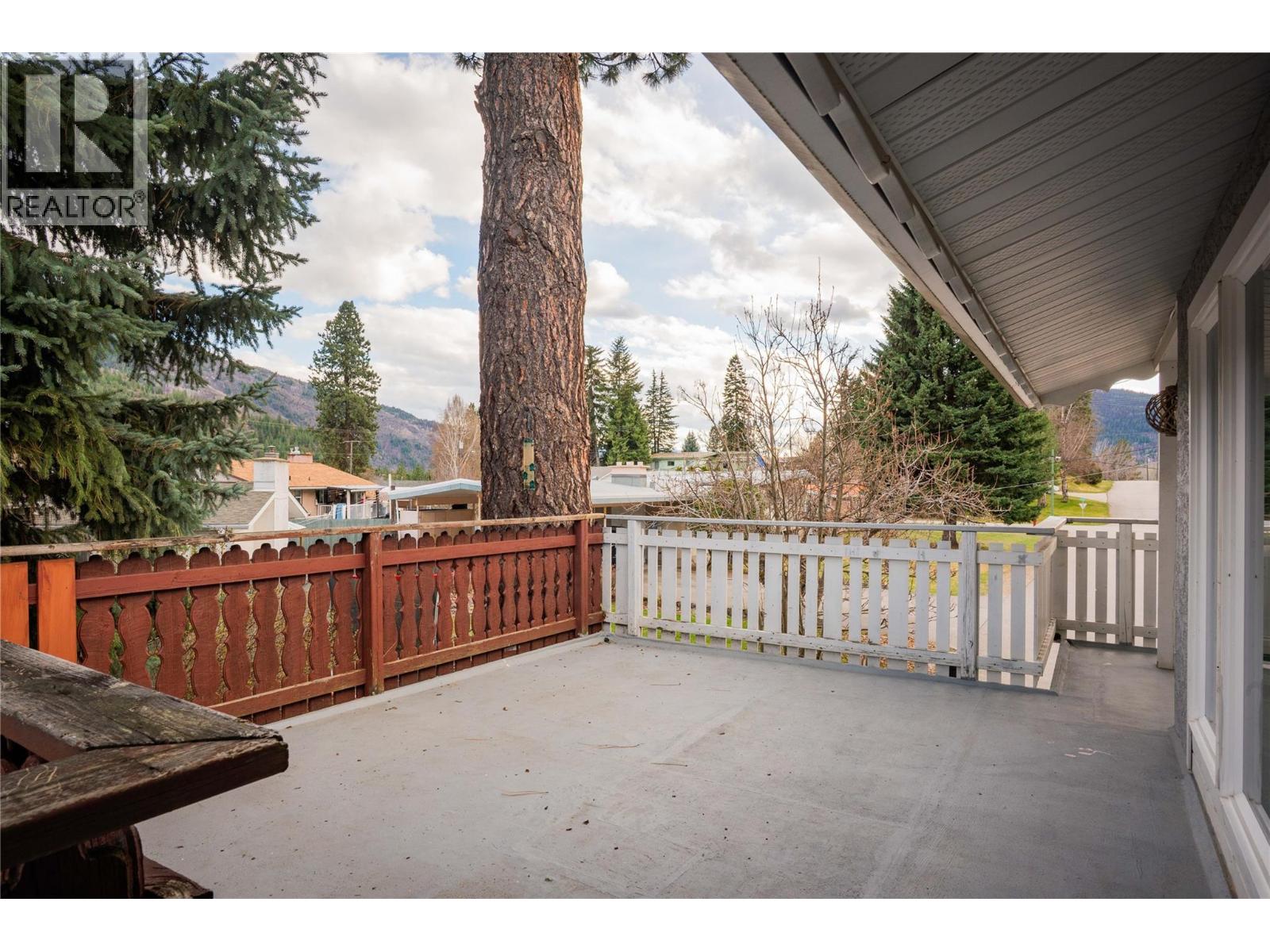 425 8th Avenue, Montrose, British Columbia  V0G 1P0 - Photo 28 - 10360052