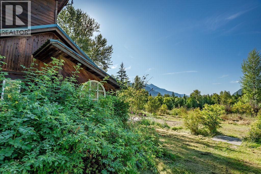 277 Meadow Creek Road, Meadow Creek, British Columbia  V0G 1N0 - Photo 35 - 10360013