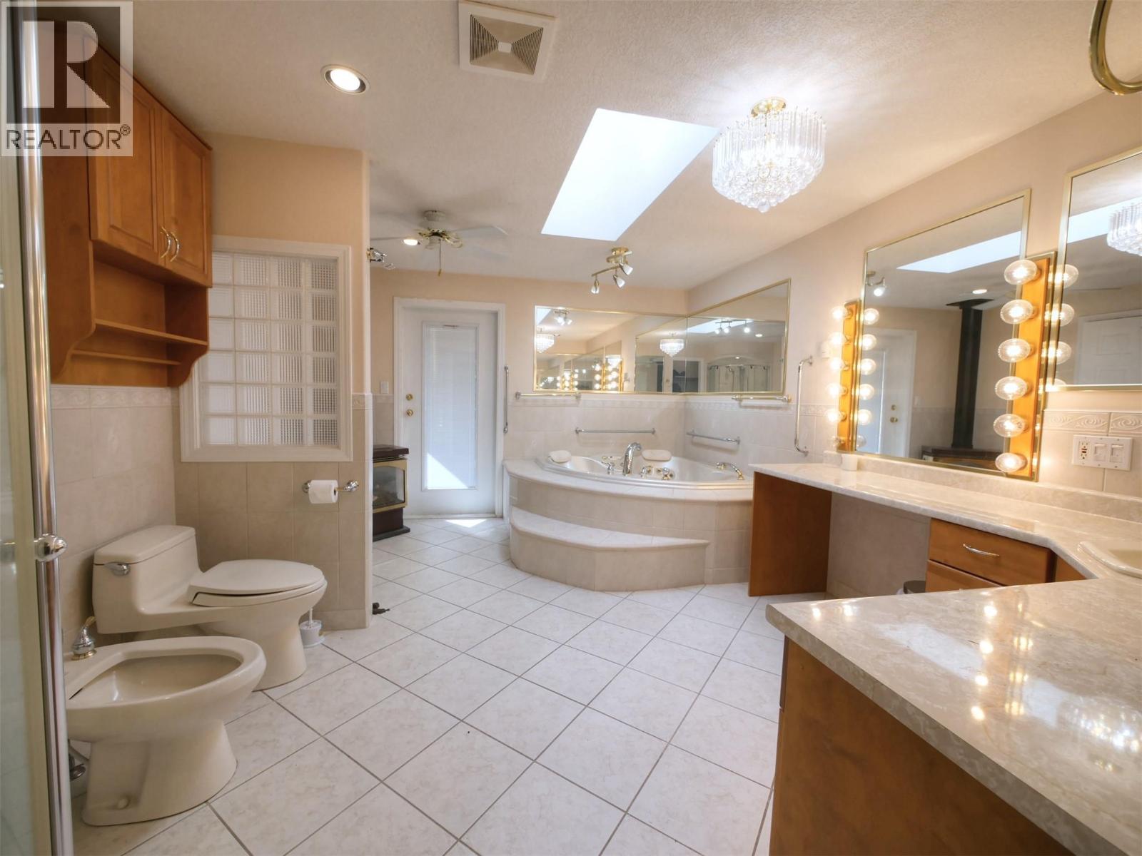 817 Smith Crescent, Genelle, British Columbia  V0G 1G0 - Photo 4 - 10360056