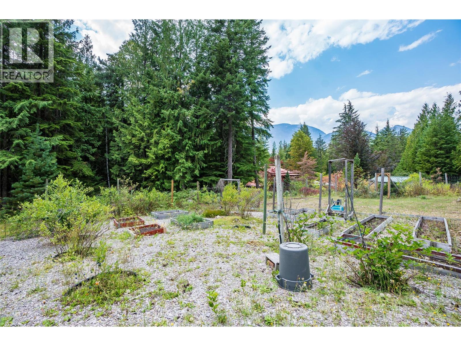 8780 Martens Road, Slocan, British Columbia  V0G 2C0 - Photo 53 - 10360029