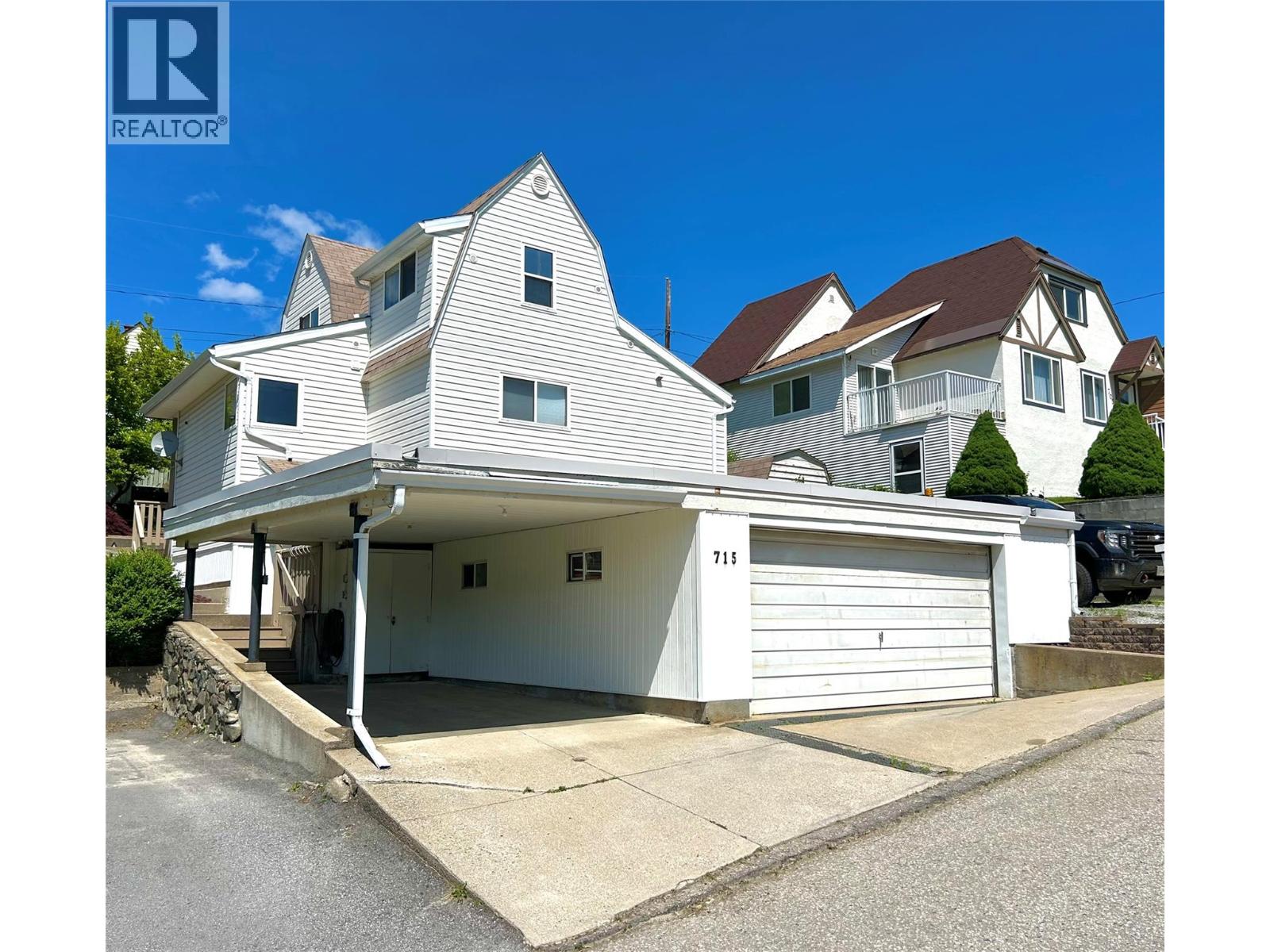 715 Shakespeare Street, Warfield, British Columbia  V1R 2B3 - Photo 1 - 10360108