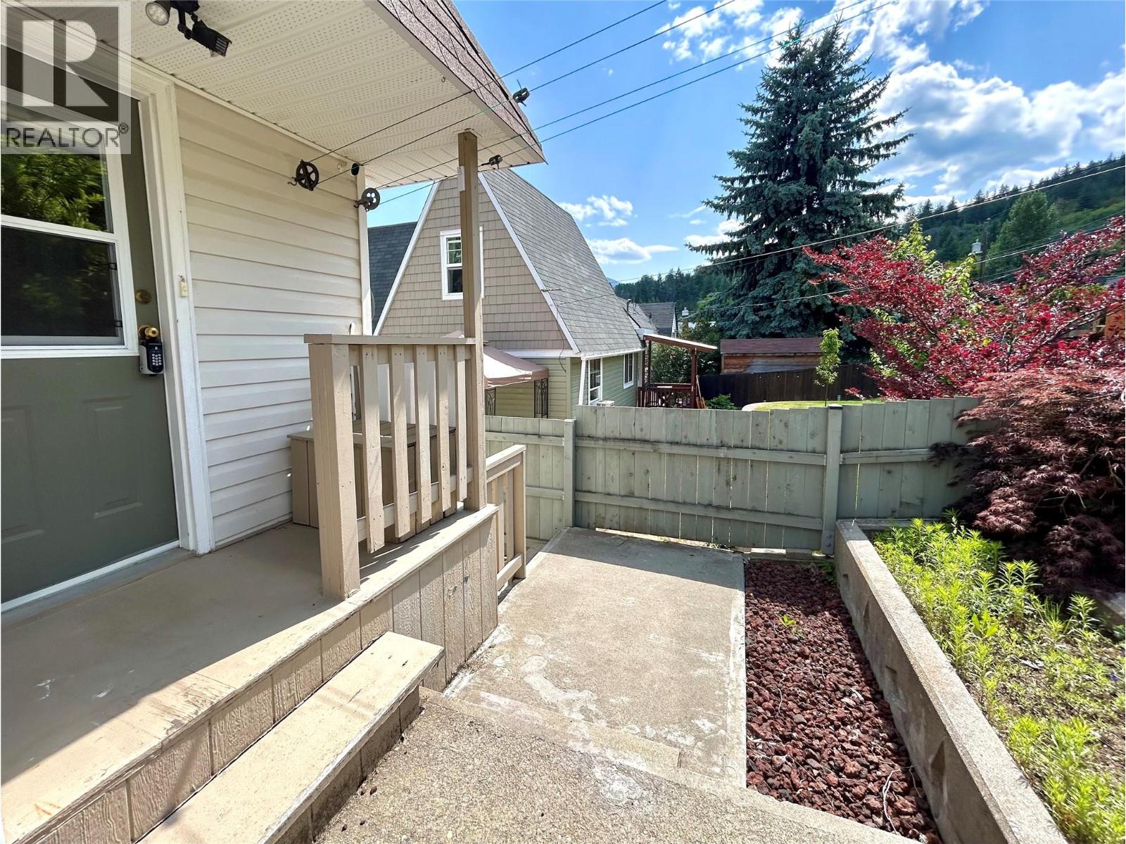 715 Shakespeare Street, Warfield, British Columbia  V1R 2B3 - Photo 10 - 10360108