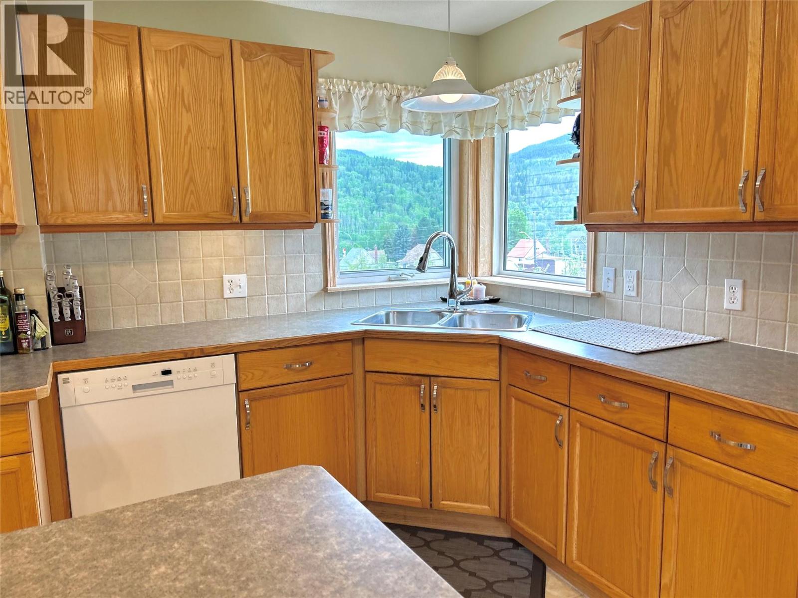 715 Shakespeare Street, Warfield, British Columbia  V1R 2B3 - Photo 22 - 10360108