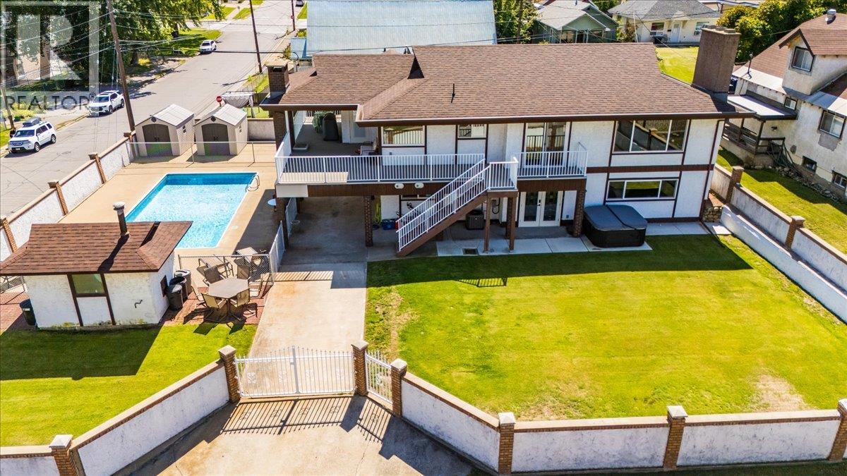 1957 Fourth Avenue, Trail, British Columbia  V1R 1T3 - Photo 1 - 10360171