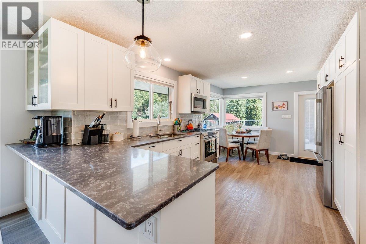 1957 Fourth Avenue, Trail, British Columbia  V1R 1T3 - Photo 11 - 10360171