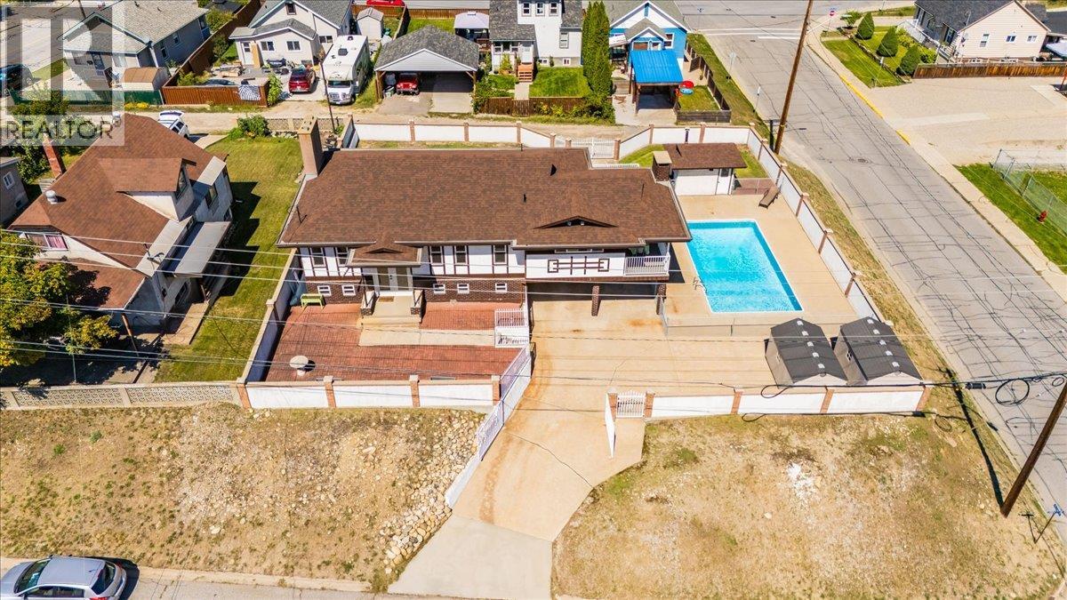 1957 Fourth Avenue, Trail, British Columbia  V1R 1T3 - Photo 2 - 10360171