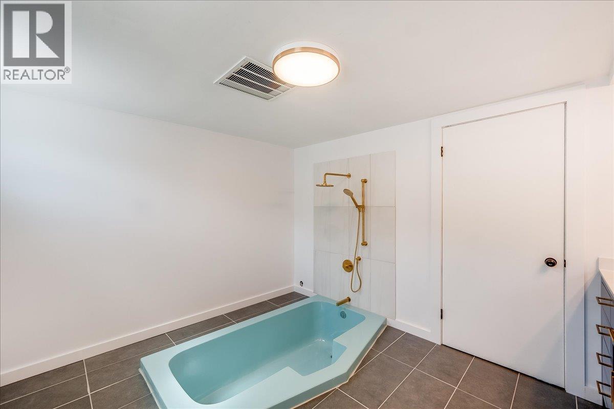 1957 Fourth Avenue, Trail, British Columbia  V1R 1T3 - Photo 40 - 10360171