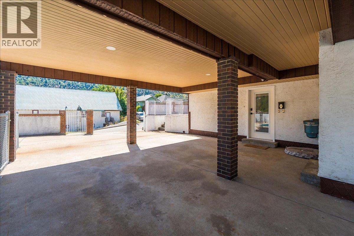 1957 Fourth Avenue, Trail, British Columbia  V1R 1T3 - Photo 42 - 10360171
