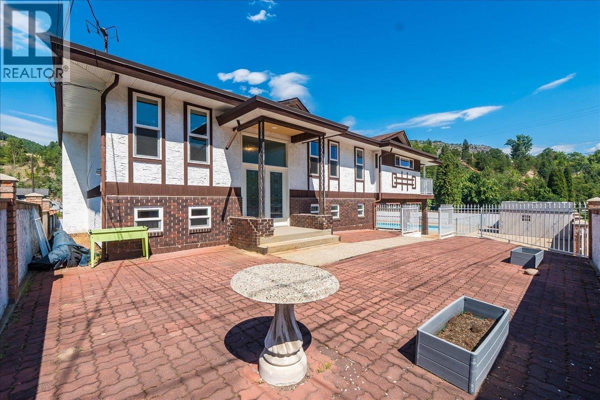 1957 Fourth Avenue, Trail, British Columbia  V1R 1T3 - Photo 7 - 10360171