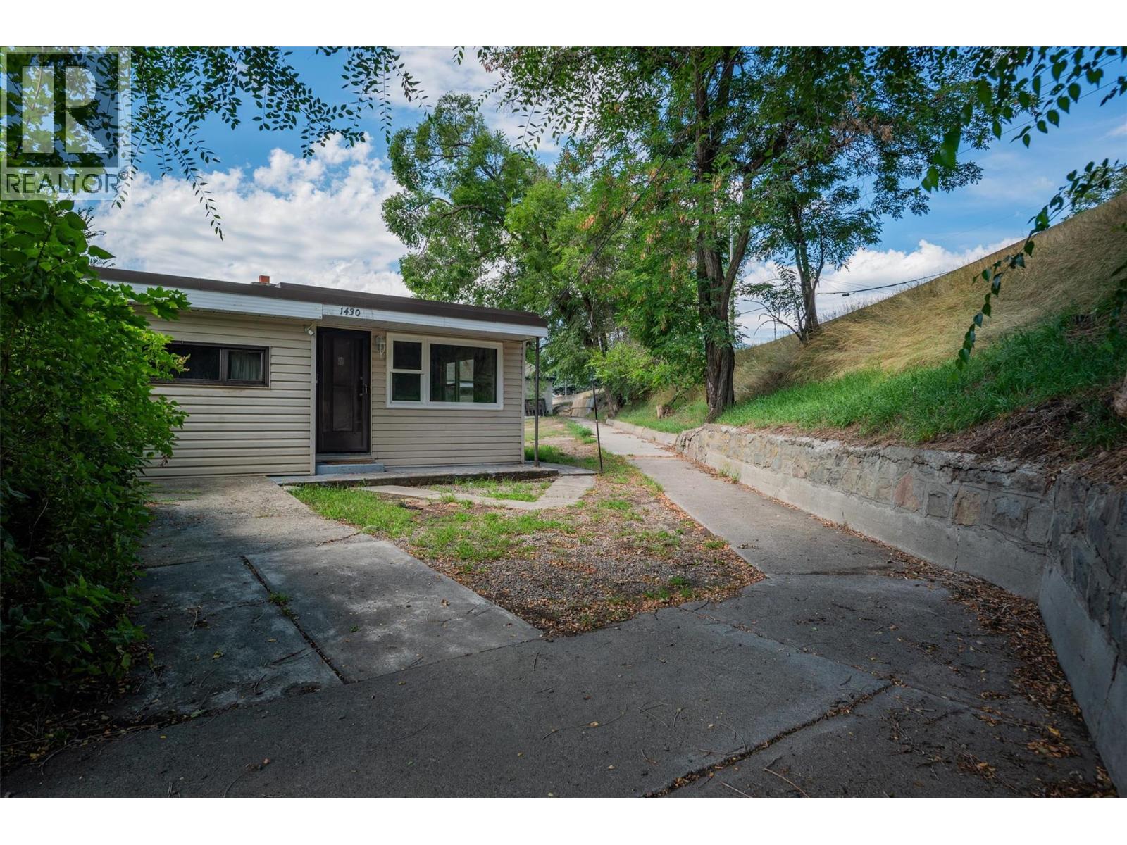 1430 Fifth Avenue, Trail, British Columbia  V1R 1T6 - Photo 1 - 10360018