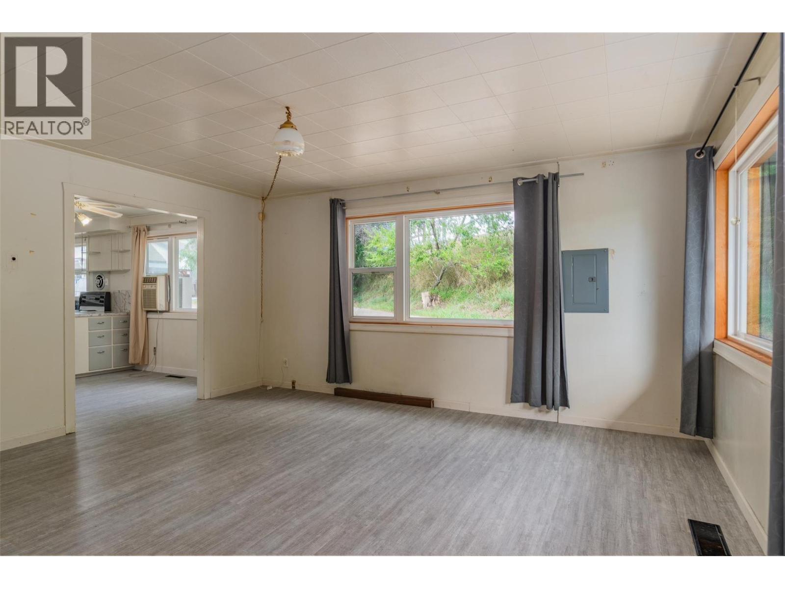 1430 Fifth Avenue, Trail, British Columbia  V1R 1T6 - Photo 10 - 10360018