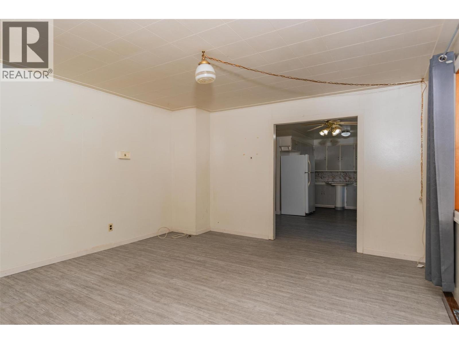 1430 Fifth Avenue, Trail, British Columbia  V1R 1T6 - Photo 12 - 10360018
