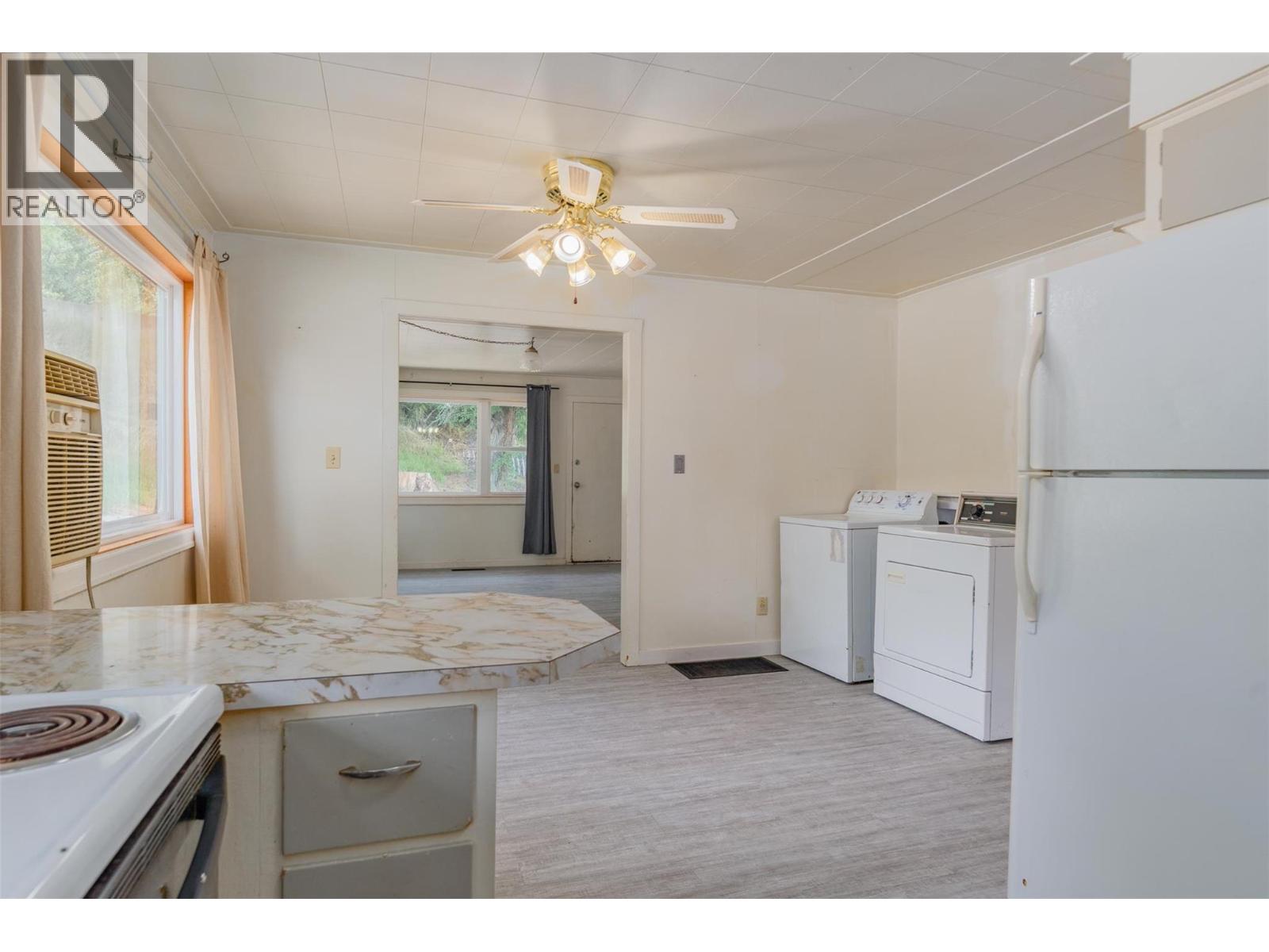 1430 Fifth Avenue, Trail, British Columbia  V1R 1T6 - Photo 6 - 10360018