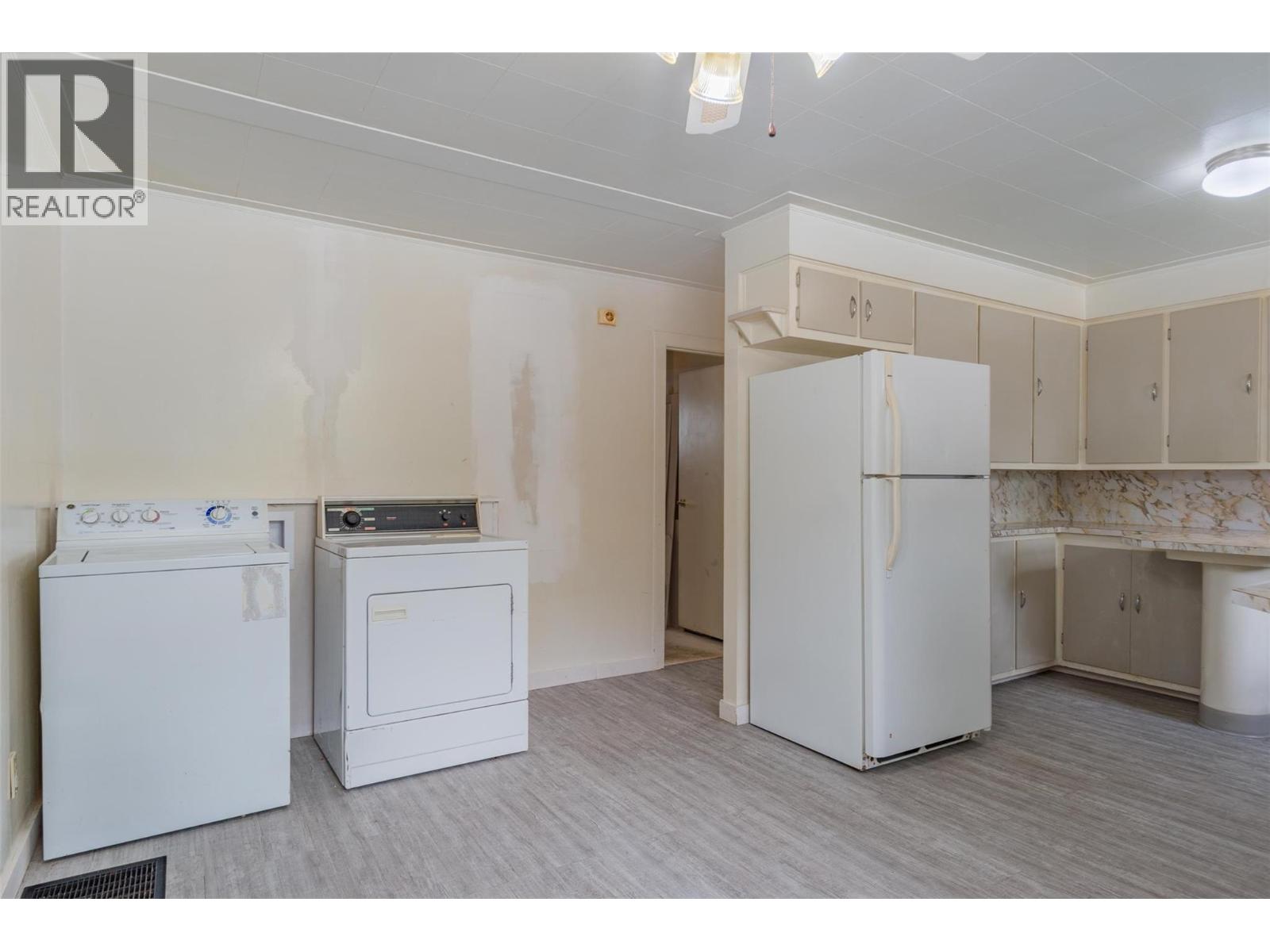 1430 Fifth Avenue, Trail, British Columbia  V1R 1T6 - Photo 8 - 10360018