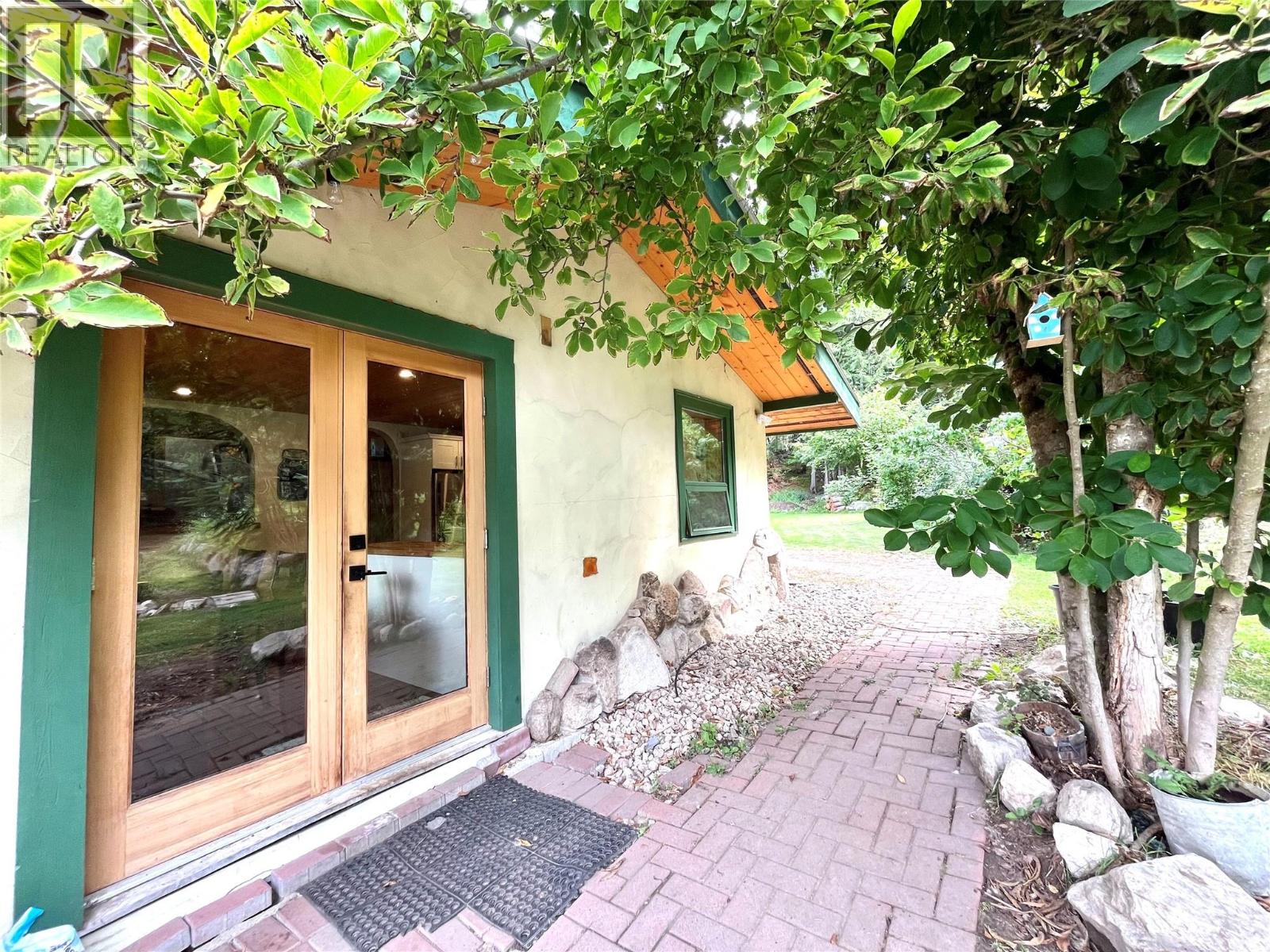 7138 Graham Road, Winlaw, British Columbia  V0G 2J0 - Photo 12 - 10360038