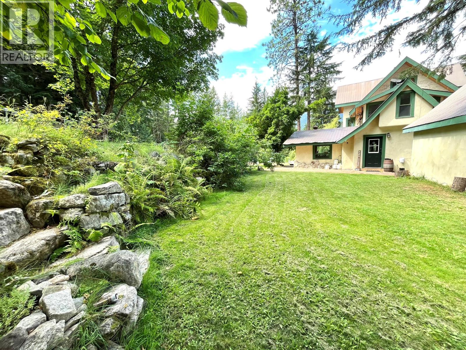 7138 Graham Road, Winlaw, British Columbia  V0G 2J0 - Photo 7 - 10360038