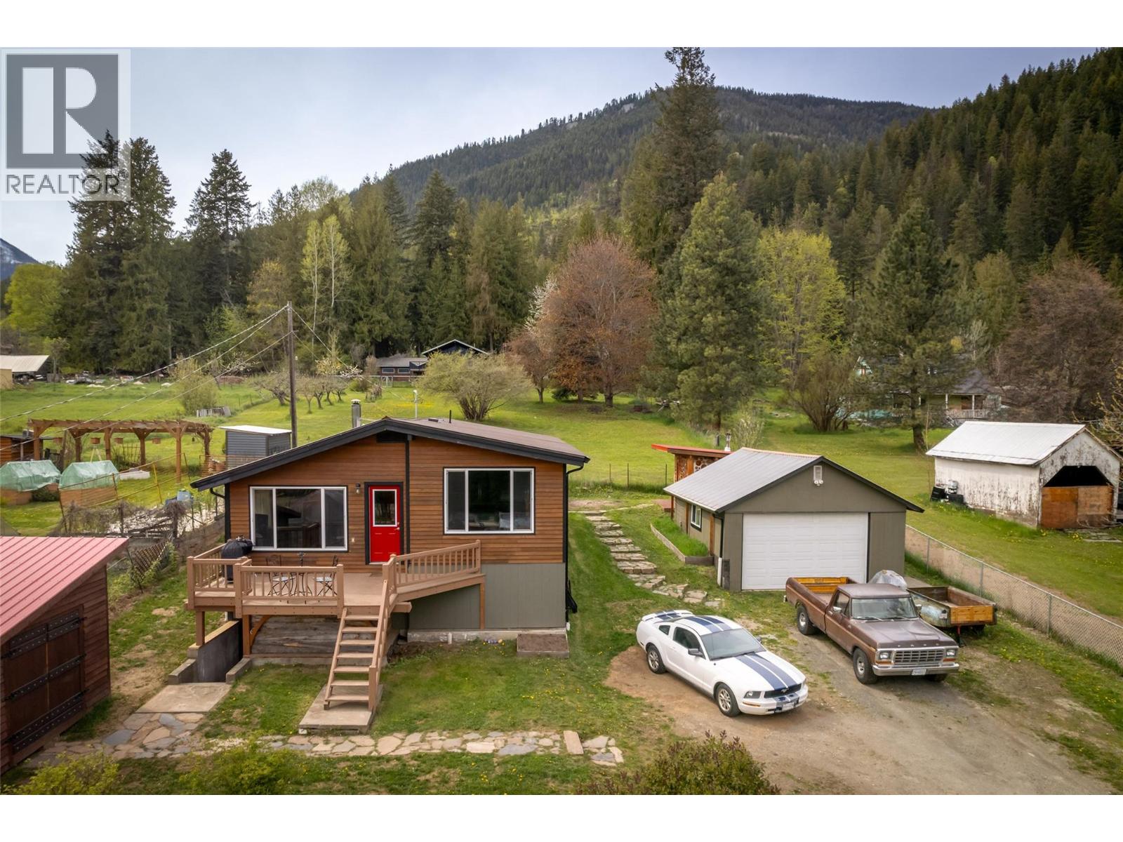 127 8th Street N, Kaslo, British Columbia  V0G 1M0 - Photo 5 - 10360012