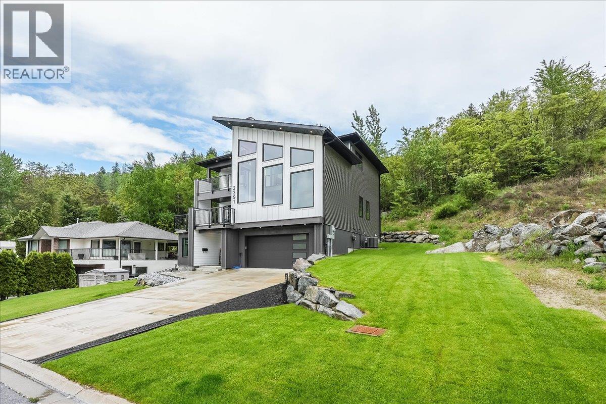 2391 Mcbride Street, Trail, British Columbia  V1R 3A6 - Photo 46 - 10360081