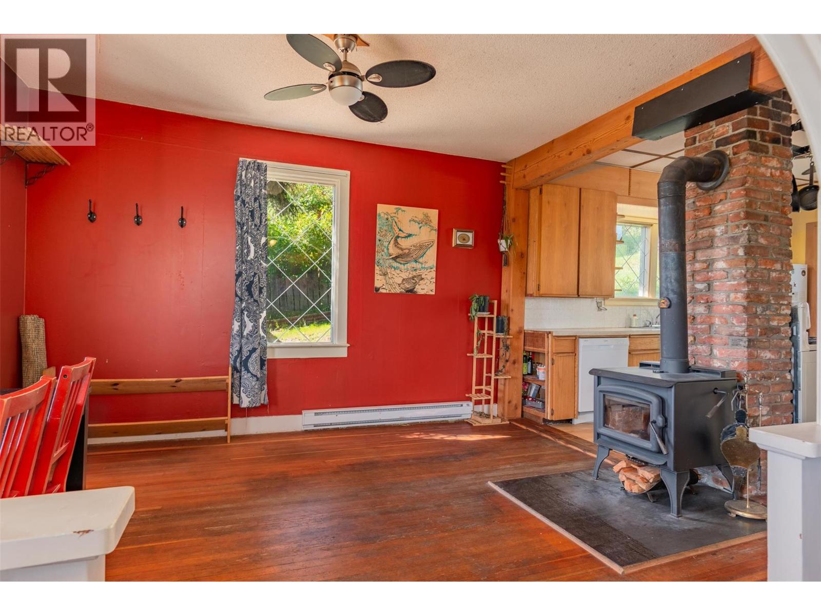 2346 Fourth Avenue, Rossland, British Columbia  V0G 1Y0 - Photo 11 - 10360462
