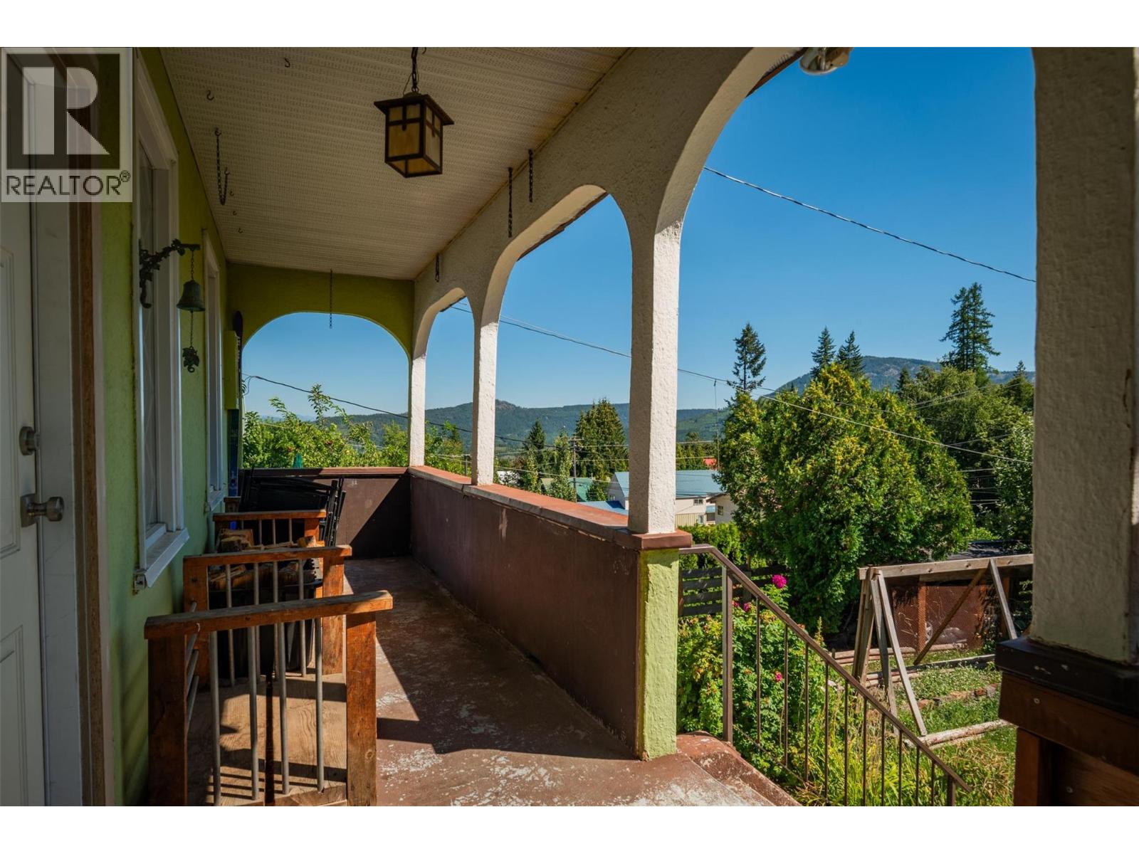 2346 Fourth Avenue, Rossland, British Columbia  V0G 1Y0 - Photo 2 - 10360462