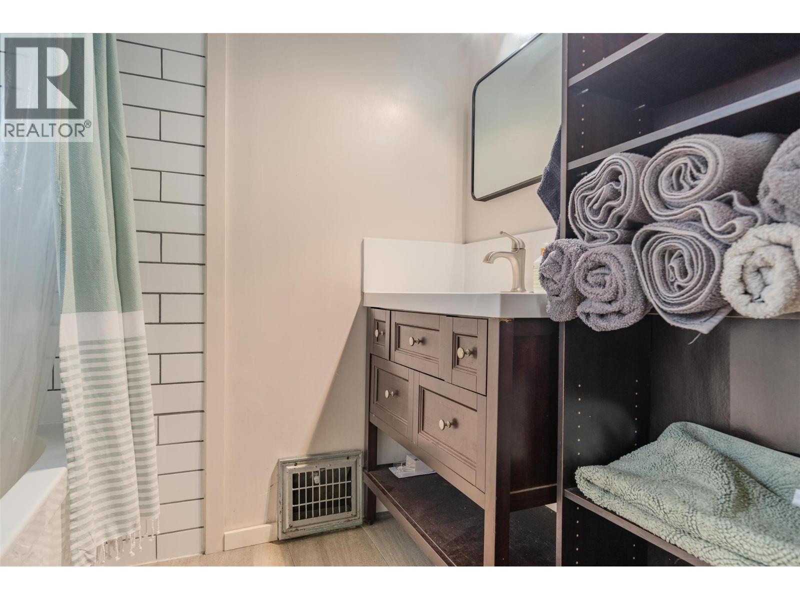 2346 Fourth Avenue, Rossland, British Columbia  V0G 1Y0 - Photo 20 - 10360462