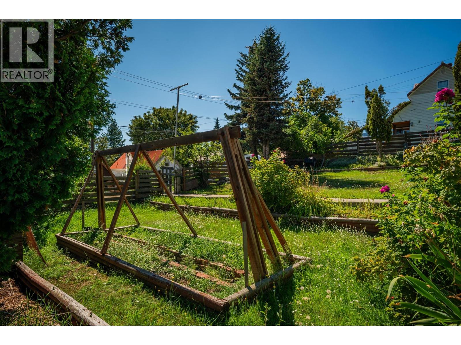 2346 Fourth Avenue, Rossland, British Columbia  V0G 1Y0 - Photo 43 - 10360462