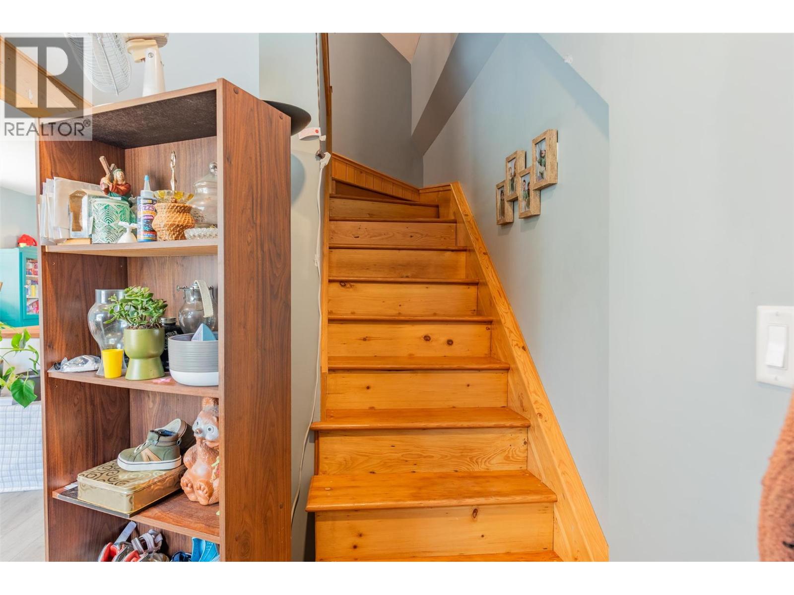 2342 Washington Street, Rossland, British Columbia  V0G 1Y0 - Photo 10 - 10360432