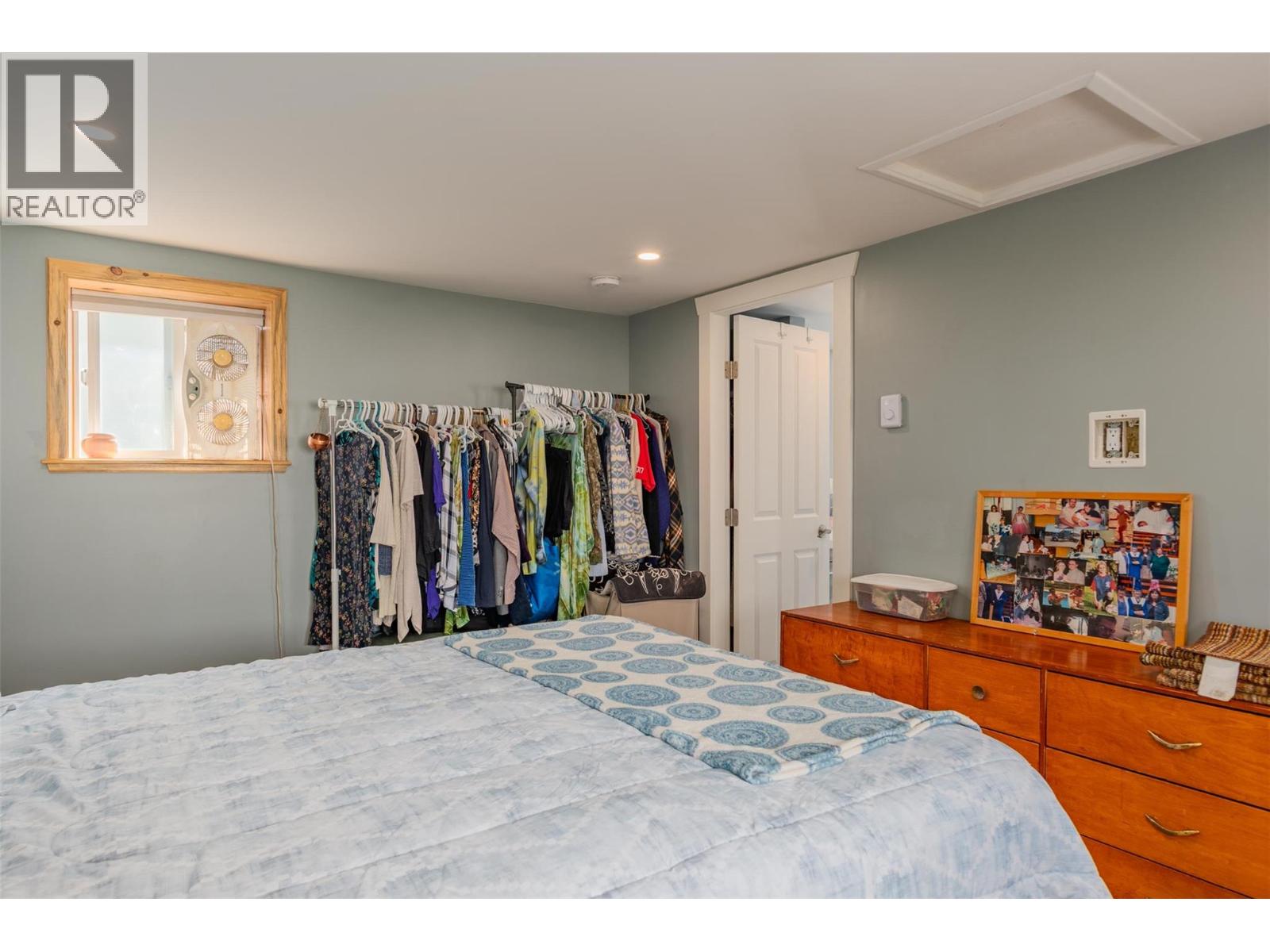 2342 Washington Street, Rossland, British Columbia  V0G 1Y0 - Photo 13 - 10360432