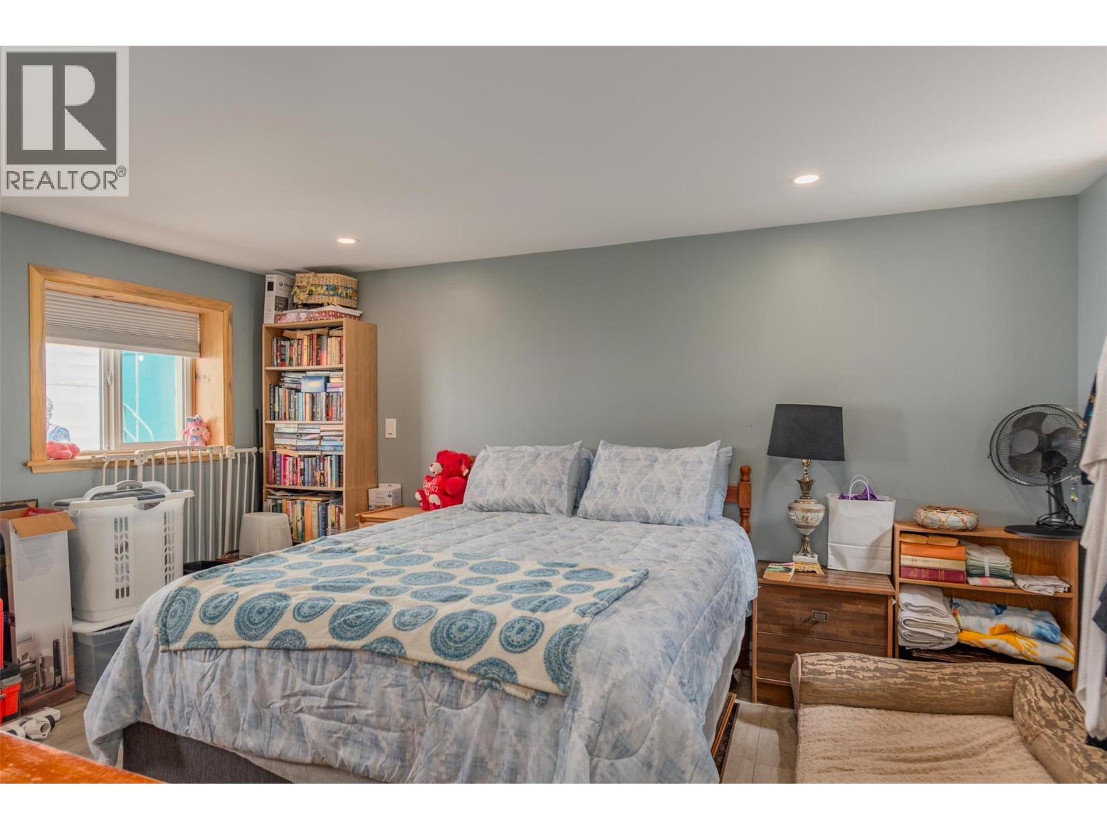 2342 Washington Street, Rossland, British Columbia  V0G 1Y0 - Photo 14 - 10360432