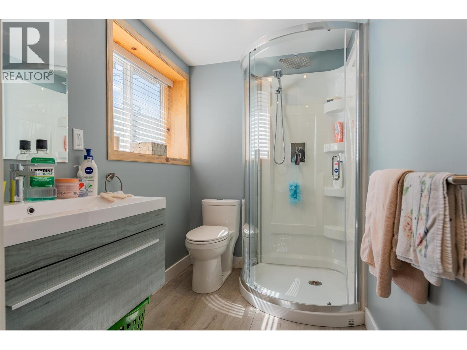 2342 Washington Street, Rossland, British Columbia  V0G 1Y0 - Photo 16 - 10360432
